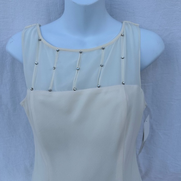 Evan PiconeElegant Cream Sleeveless Dress#A1 - Picture 3 of 10